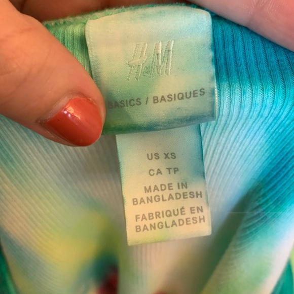 4/$30 🌺 H&M | Custom Multi-Coloured Tie-Dye Top - Picture 8 of 8